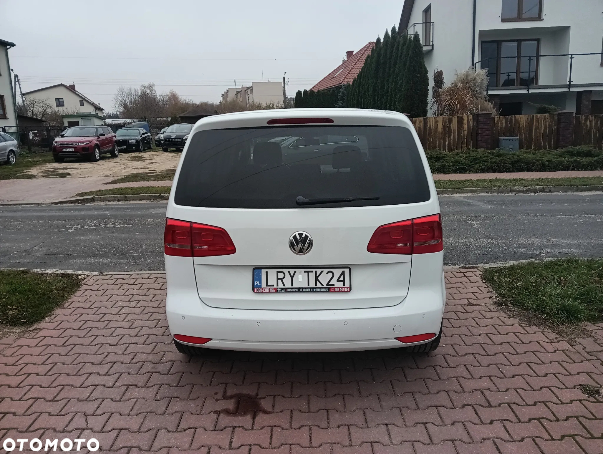 Volkswagen Touran 2.0 TDI DPF BlueMotion Technology DSG Comfortline - 20