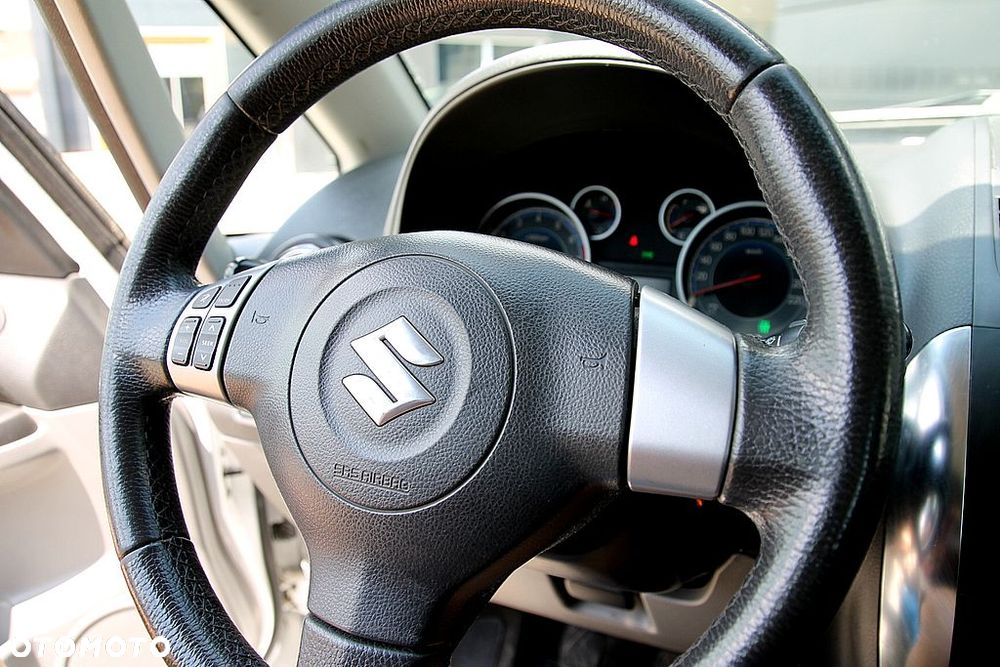 Suzuki SX4 1.6 VVT 4x4 Comfort - 24