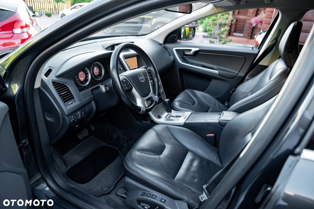 Volvo XC 60 D5 AWD Summum - 17
