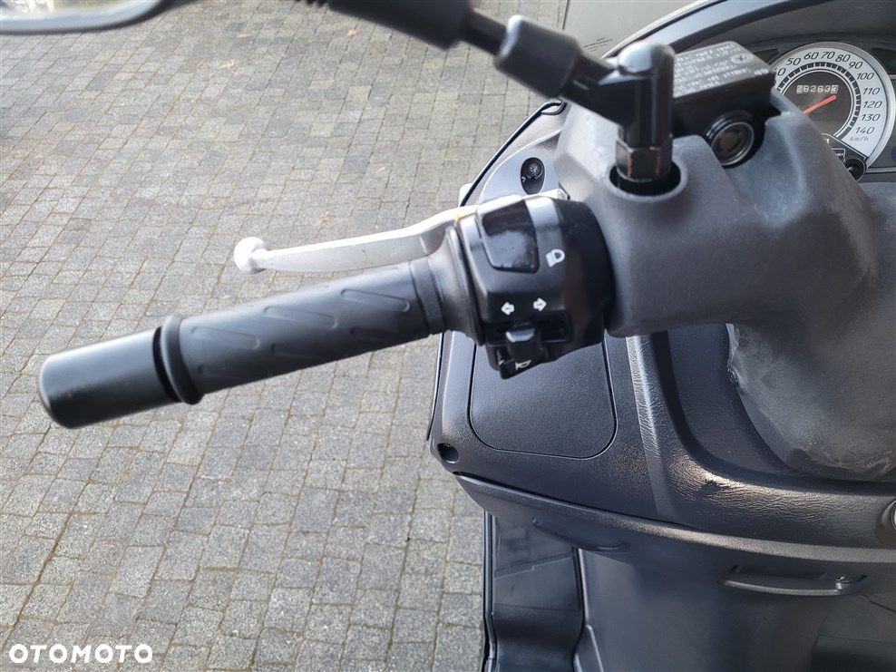Suzuki Burgman - 12