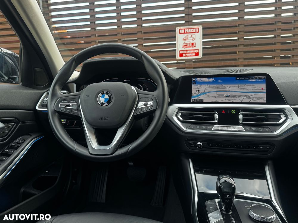 BMW Seria 3 330e Aut. Luxury Line - 19