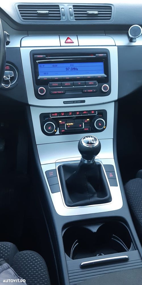 Volkswagen Passat - 9
