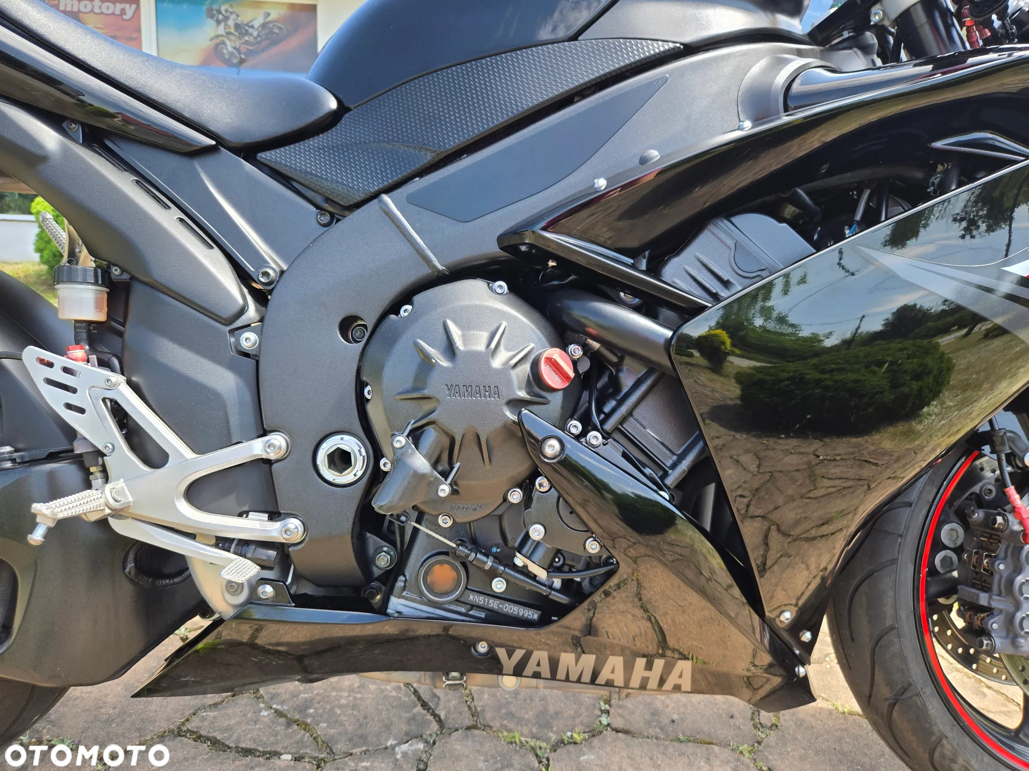 Yamaha R1 - 16