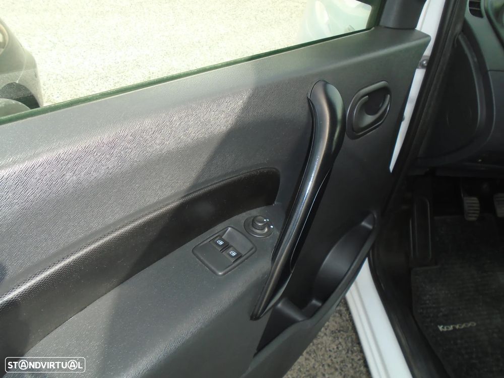 Renault Kangoo 1.5 DCI MAXI 3 LUGARES- 95 CV 6 V- IVA DEDUTIVEL - 18