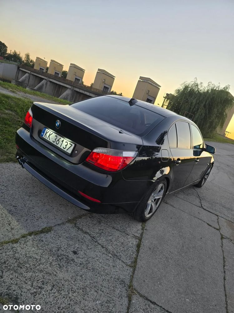 BMW Seria 5 545i - 4