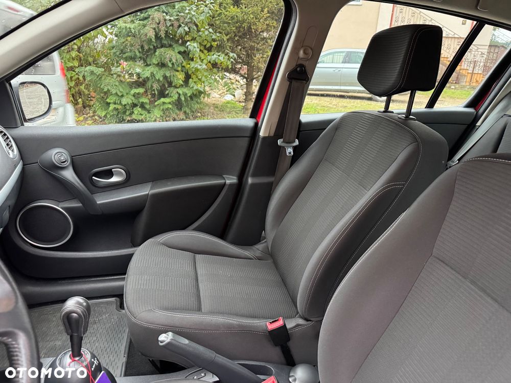 Renault Clio - 11