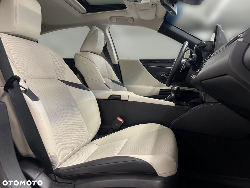Lexus ES 300h Business Edition - 12