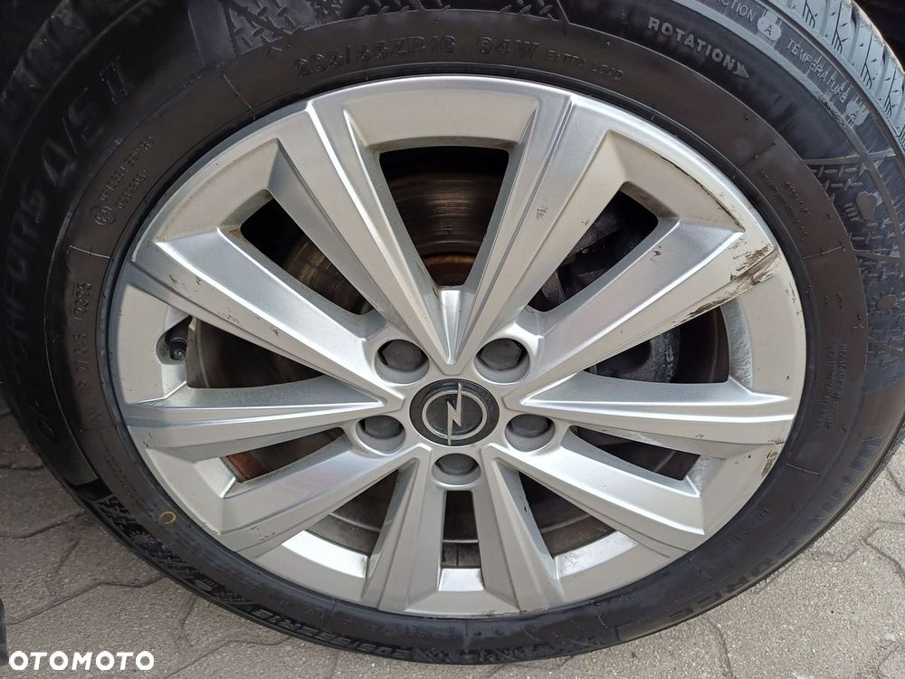 Opel Astra 1.2 T Edition S&S - 9