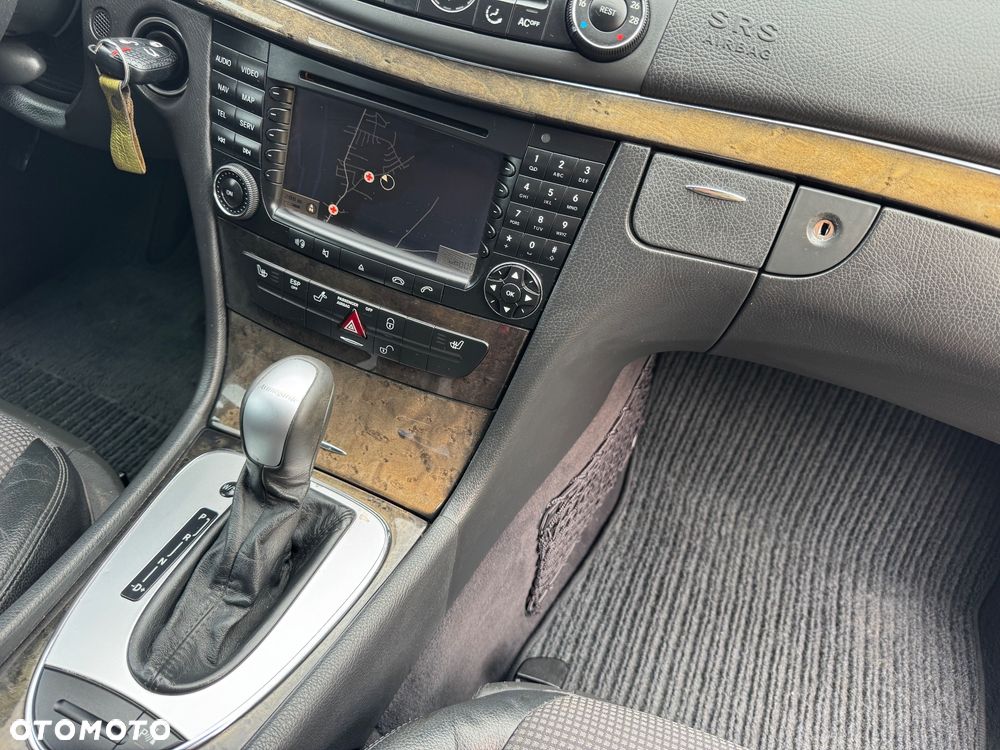 Mercedes-Benz Klasa E 200 Kompressor Automatik Avantgarde Sport Edition - 34