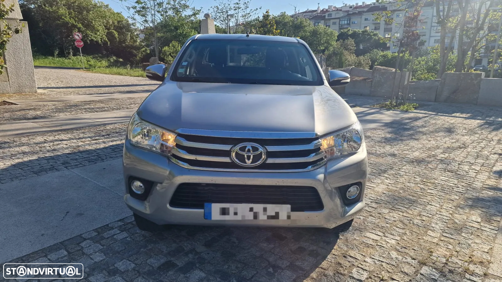 Toyota HiLux 8 Extra-Cab 2.4 D-4D 150HP 4x4 - 2