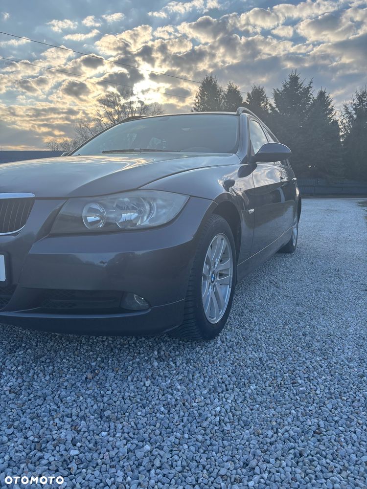 BMW Seria 3 318d - 1