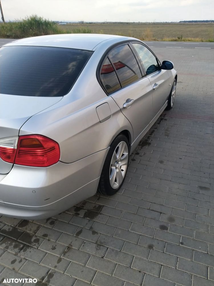 BMW Seria 3 320i Touring - 3