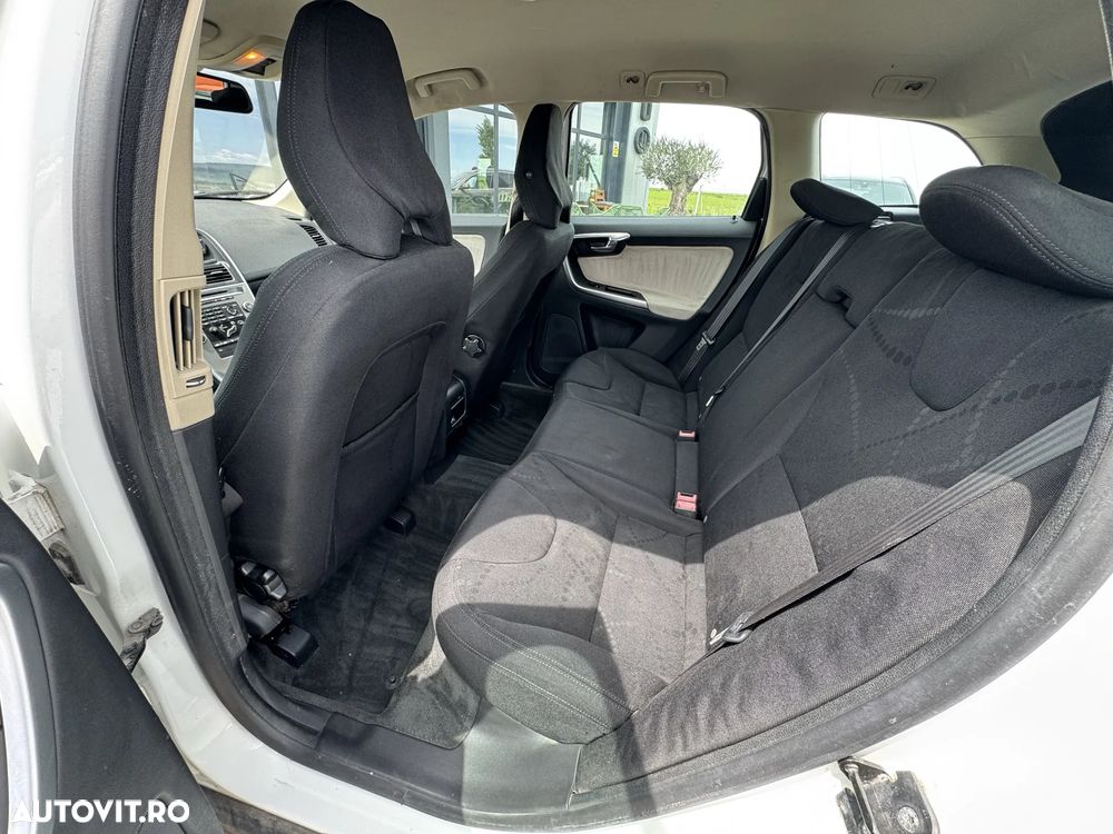 Volvo XC 60 2.4D AWD Aut. - 17