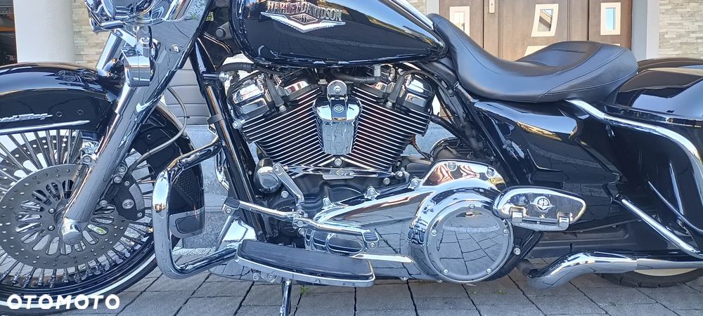 Harley-Davidson Touring Street Glide - 4