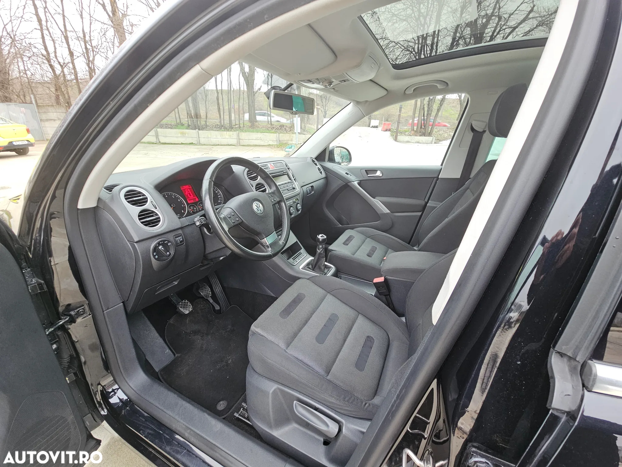 Volkswagen Tiguan - 8
