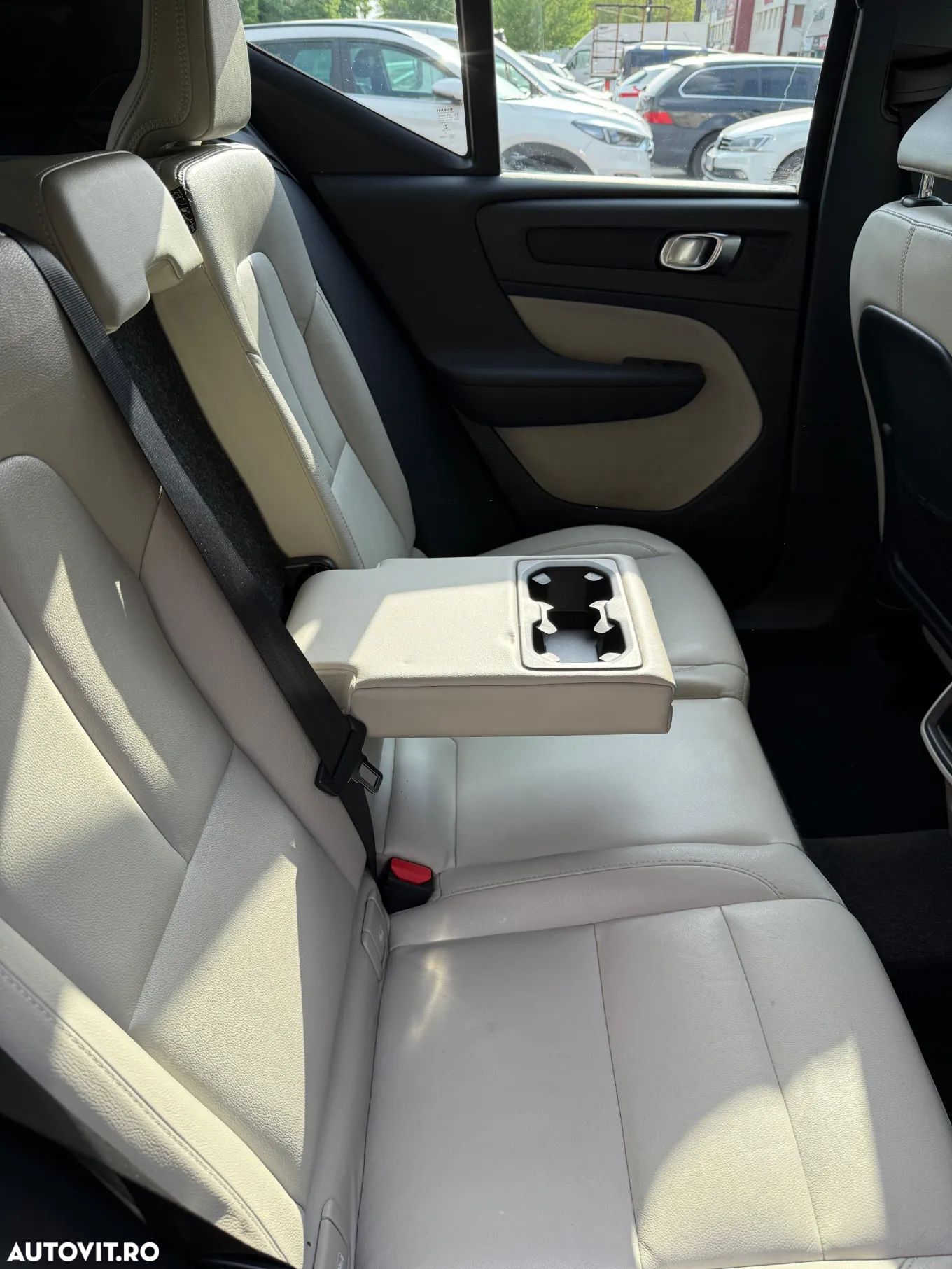 Volvo XC 40 D4 AWD Momentum - 3