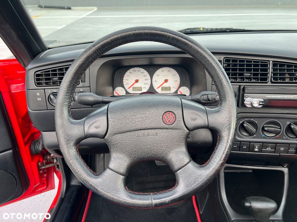 Volkswagen Golf - 28