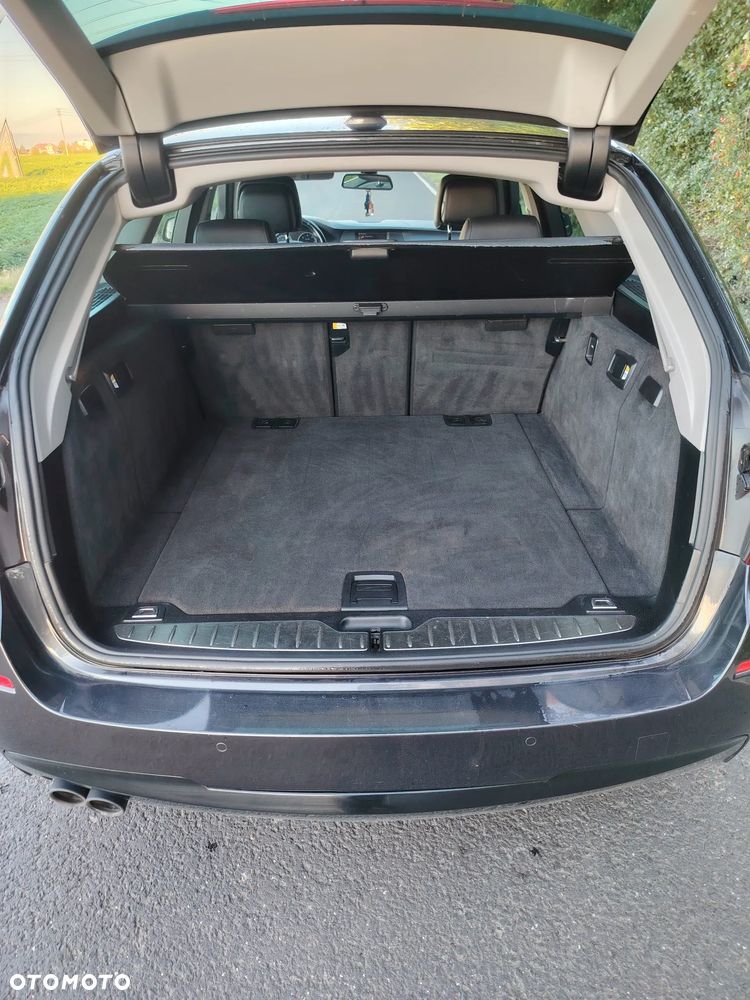 BMW Seria 5 525d xDrive - 9