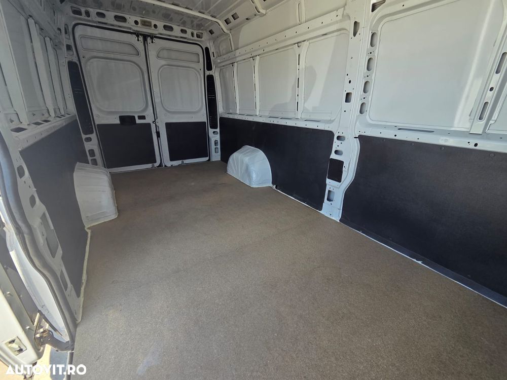 Peugeot Boxer L4H2 Premium Edition - 17