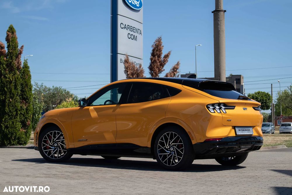 Ford Mustang Mach-E - 10