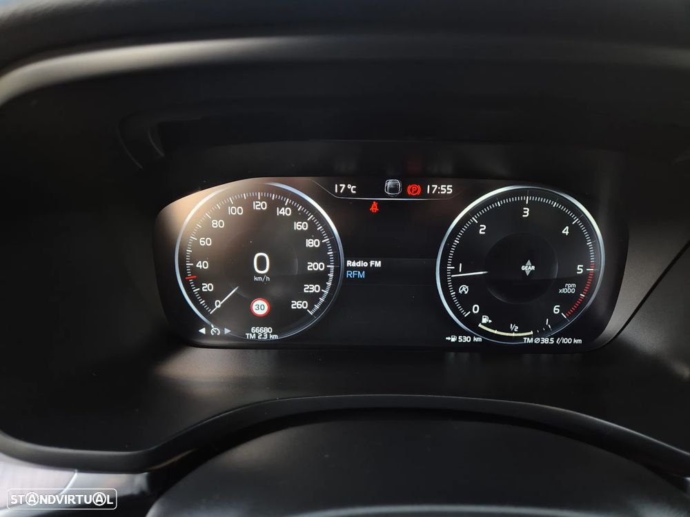 Volvo V60 2.0 D3 Momentum Plus - 21