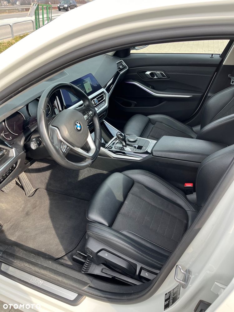 BMW Seria 3 320i Sport Line - 13