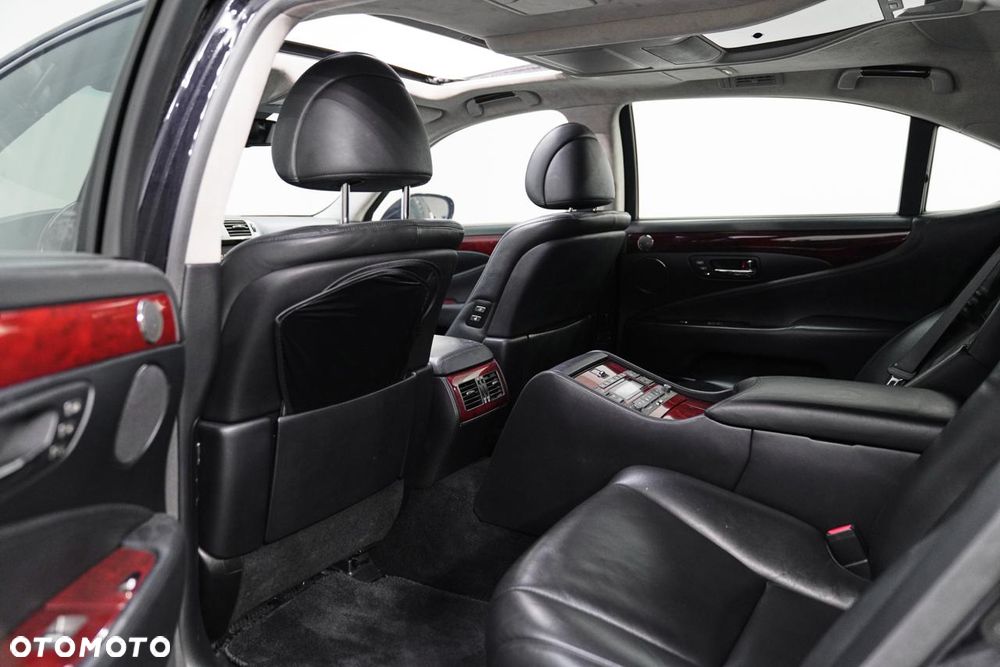Lexus LS - 29