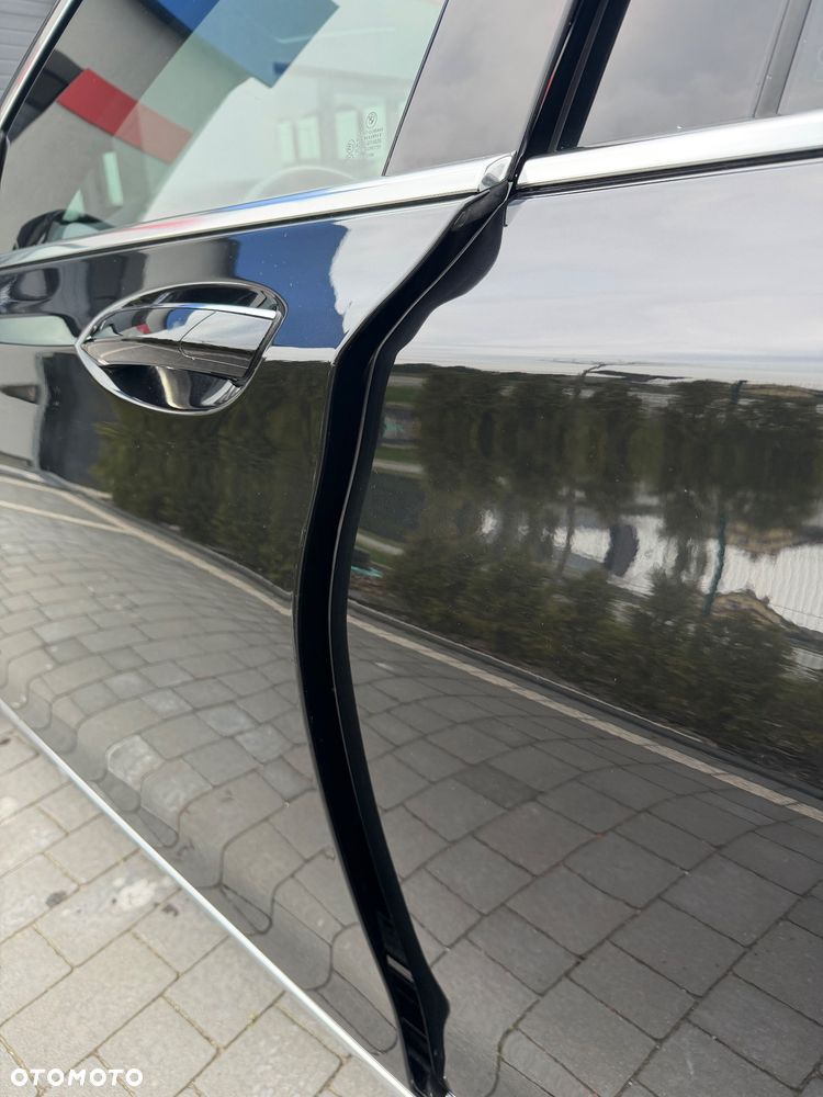 BMW Seria 7 740Li - 32