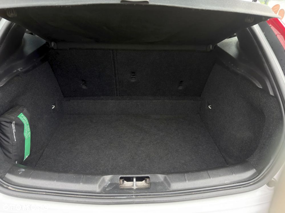Volvo V40 Cross Country D3 Summum - 12
