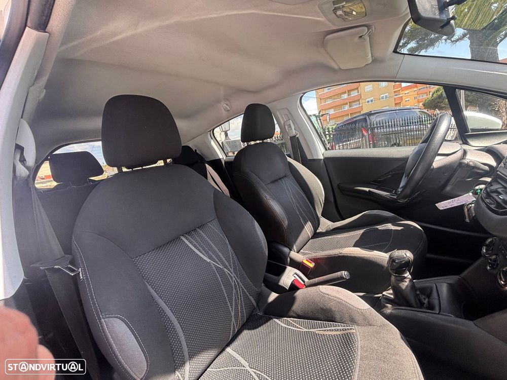 Peugeot 208 1.4 HDi Allure - 13
