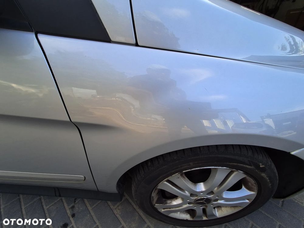 SPRZEDAM MERCEDES B-KLASA W245 PRAWY PRZEDNI BŁOTNIK W KOLOR 761 W ORYGINALE - 3
