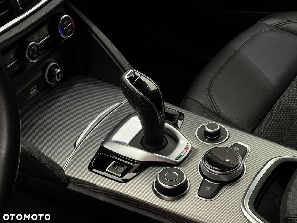 Alfa Romeo Stelvio 2.0 Turbo Sprint Q4 - 9