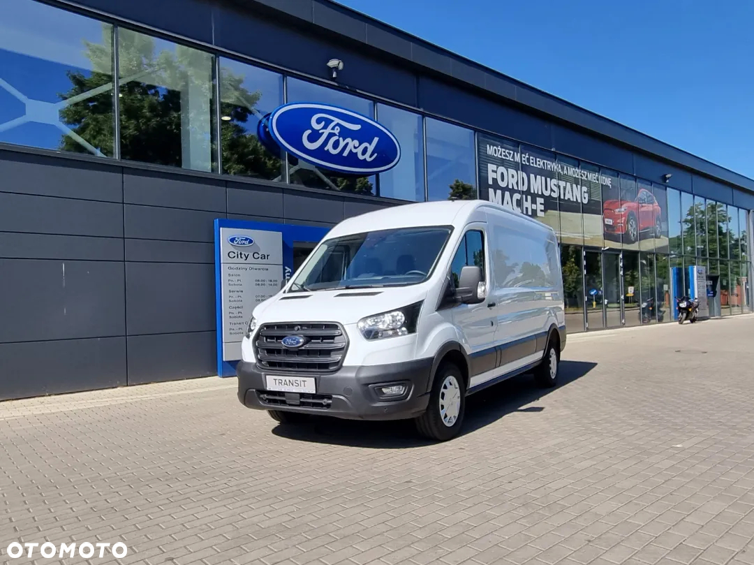Ford Transit Van - 13
