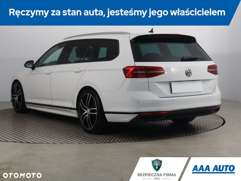 Volkswagen Passat - 5