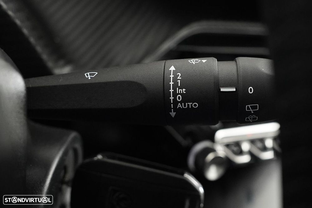 Peugeot 2008 1.2 PureTech Allure - 18