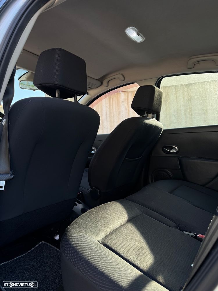 Renault Clio 1.5 dCi Dynamique S - 11