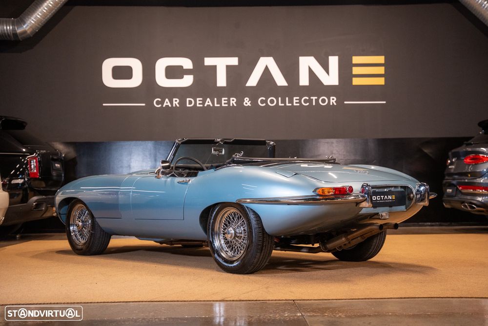 Jaguar E-Type - 4