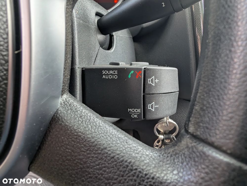 Dacia Logan 1.2 16V Ambiance EU6 - 13