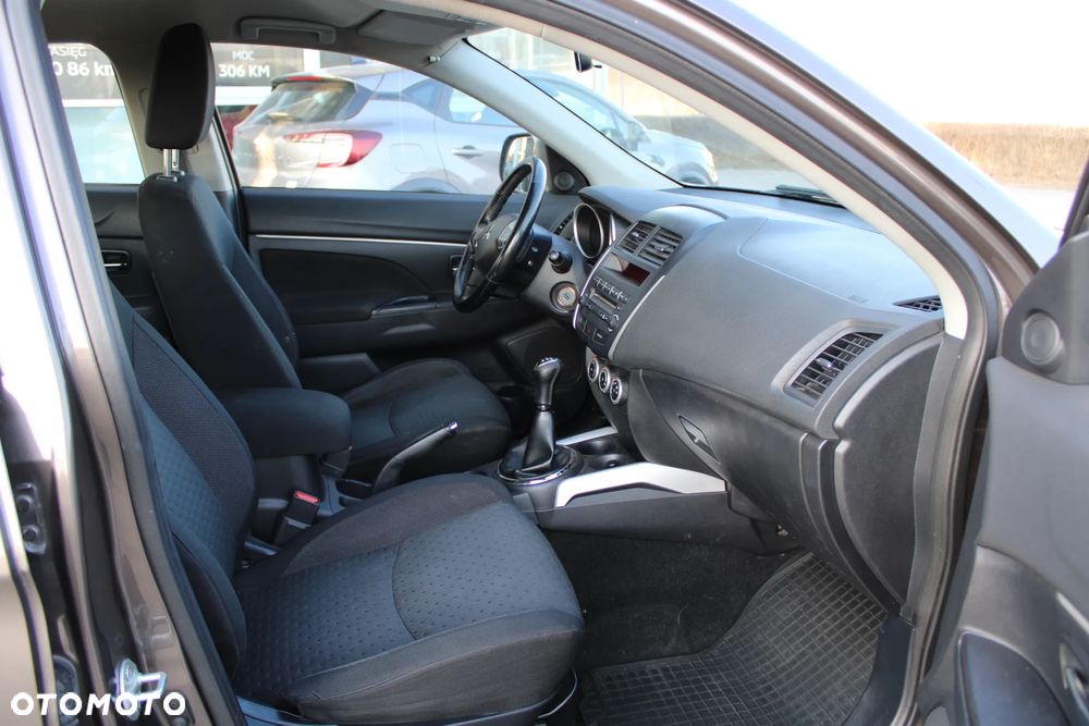 Mitsubishi ASX 1.6 Inform - 14