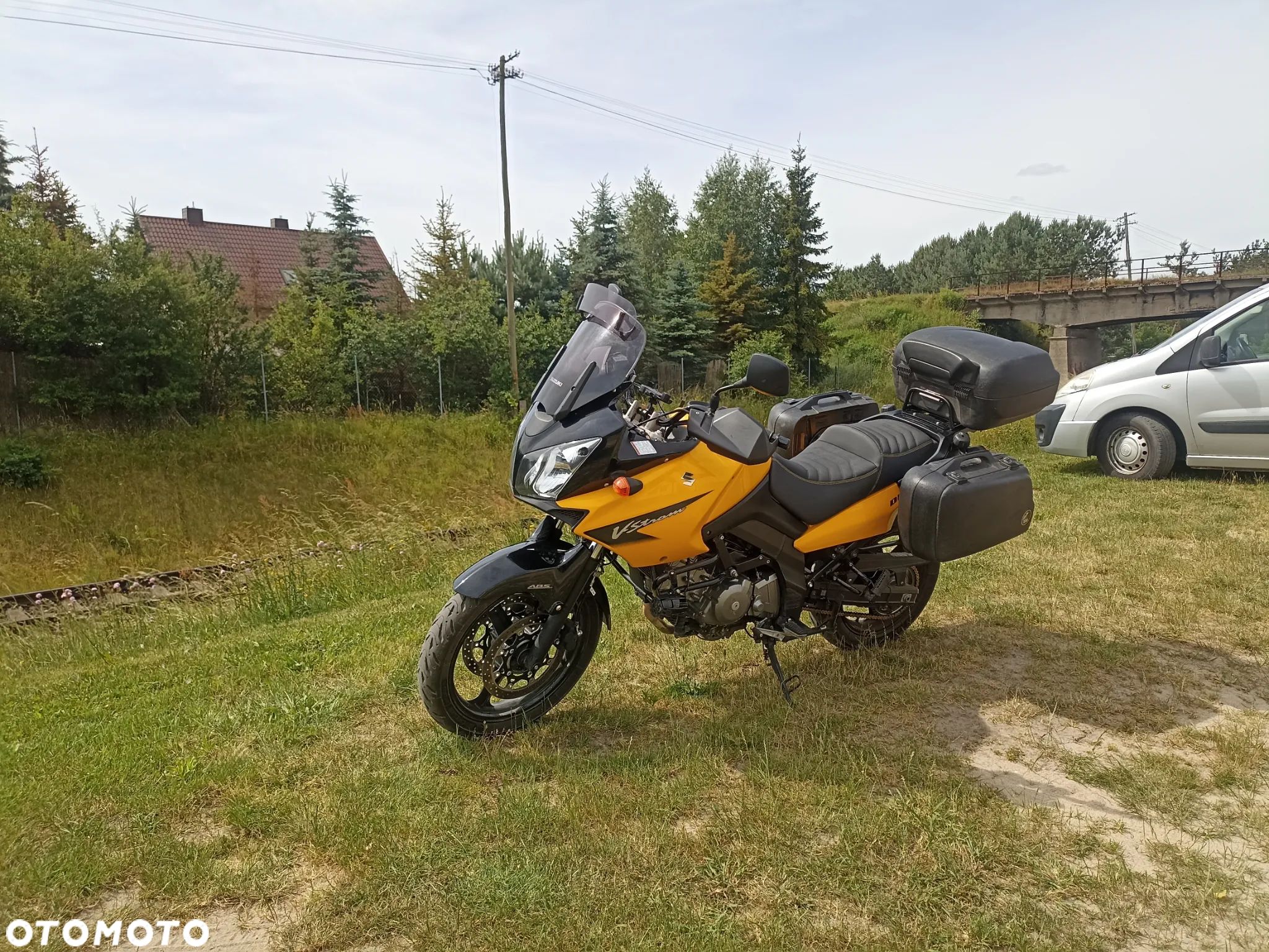 Suzuki V-STROM - 1