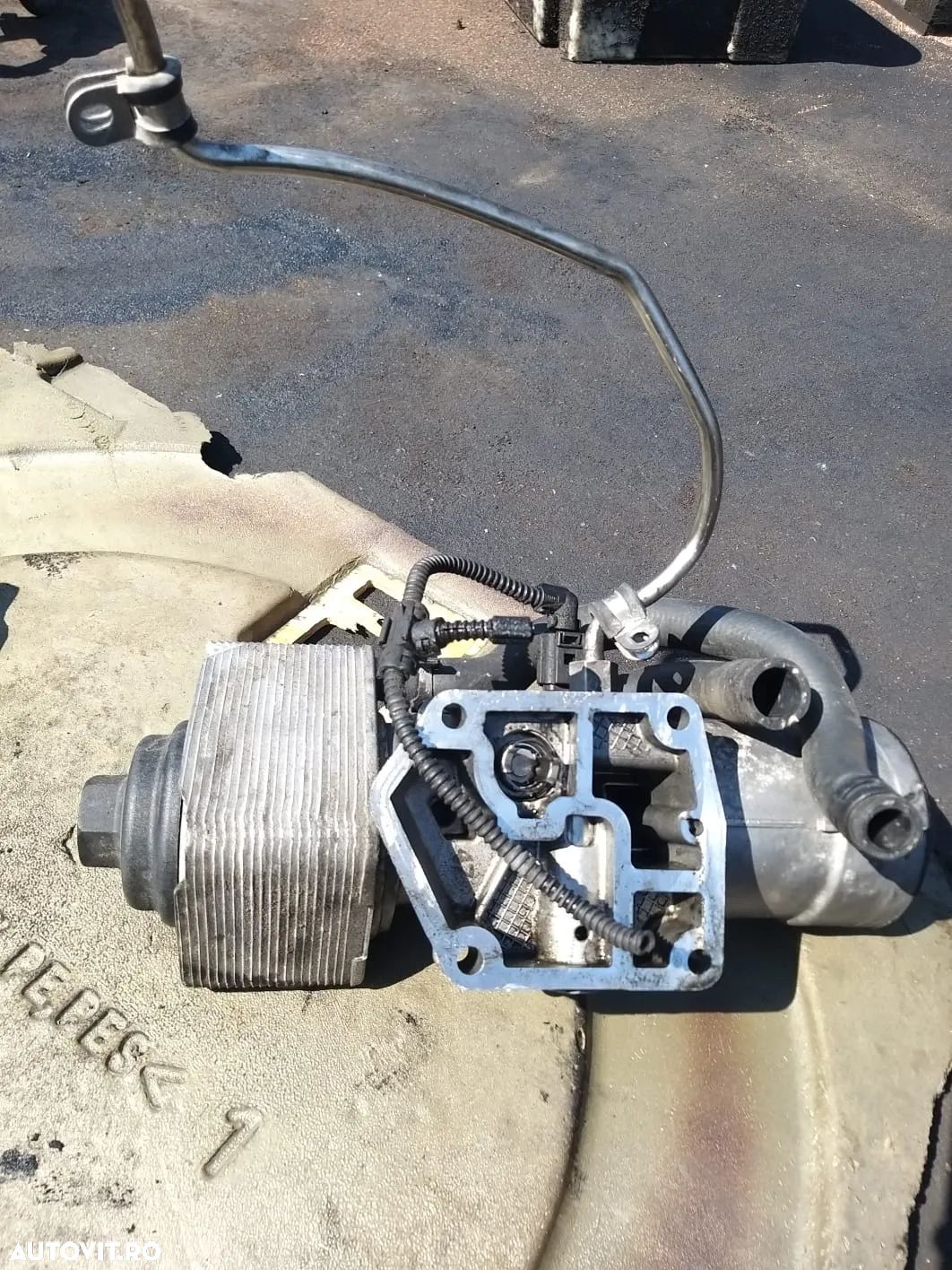 Carcasa filtru ulei Vw Passat (3C2) 2.0 tdi, cod 045115389H - 1