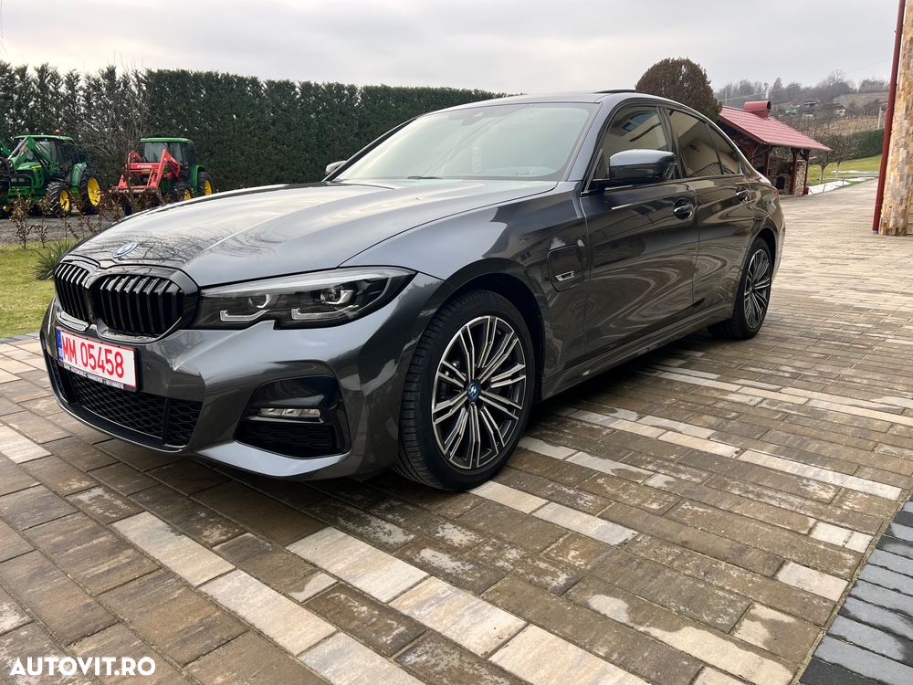 BMW Seria 3 330e xDrive Aut. M Sport - 3