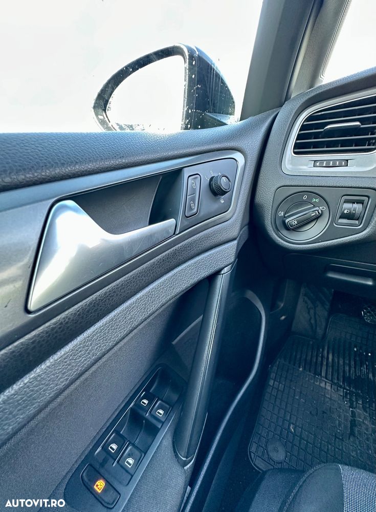 Volkswagen Golf 1.6 TDI BlueMotion Technology Comfortline - 8