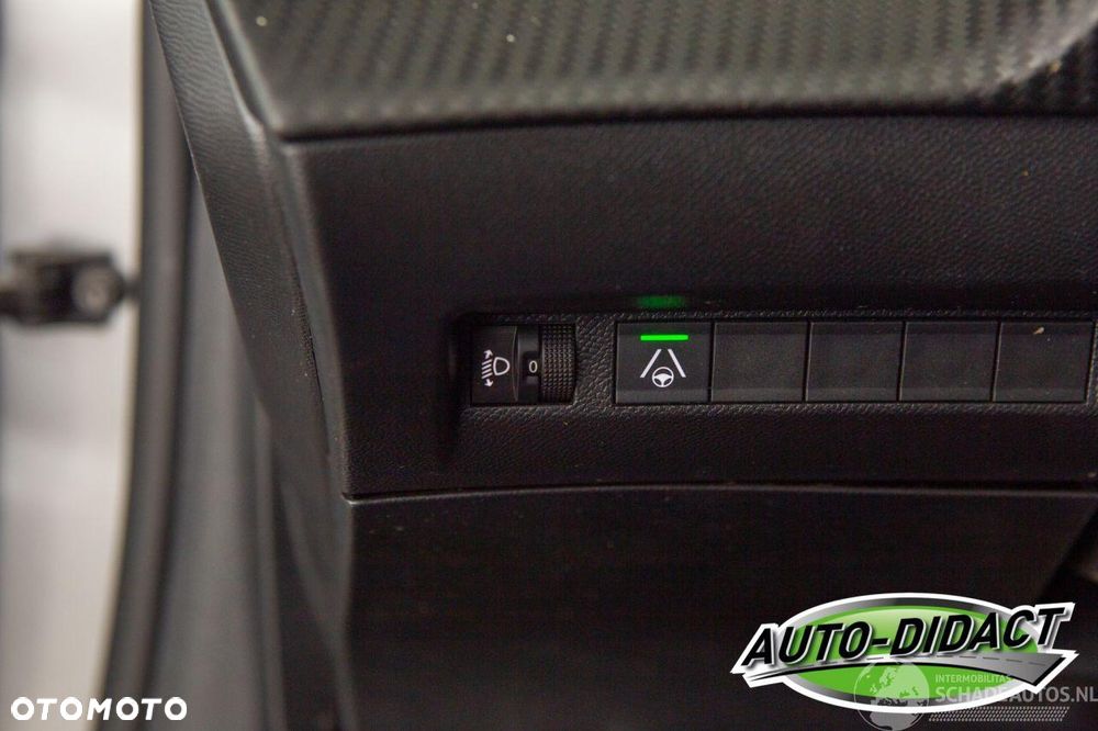Peugeot 208 Elektromotor 136 Allure Pack - 27