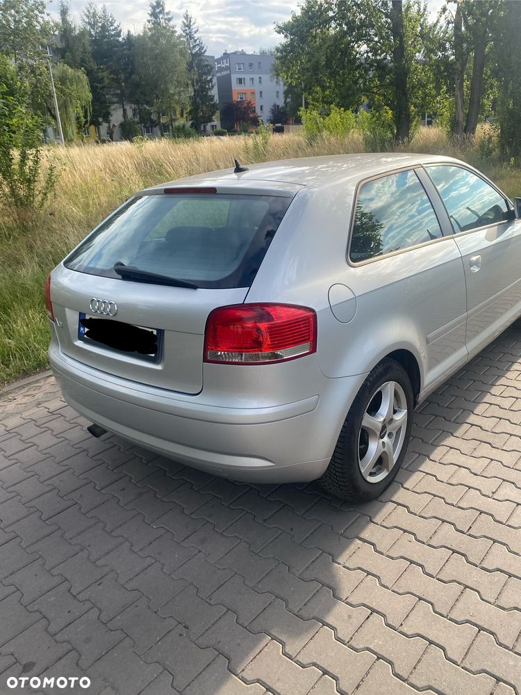 Audi A3 3-drzwiowe 1.6 Attraction - 4