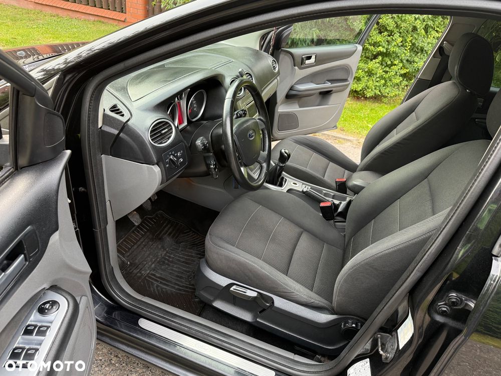 Ford Focus ver-1-8-tdci-trend-plus - 17