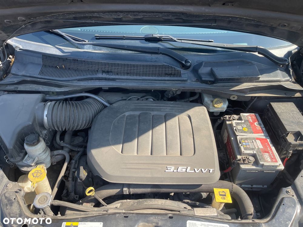 Chrysler Town & Country 3.6 Limited - 19