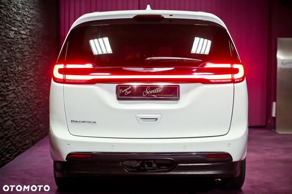 Chrysler Pacifica - 10