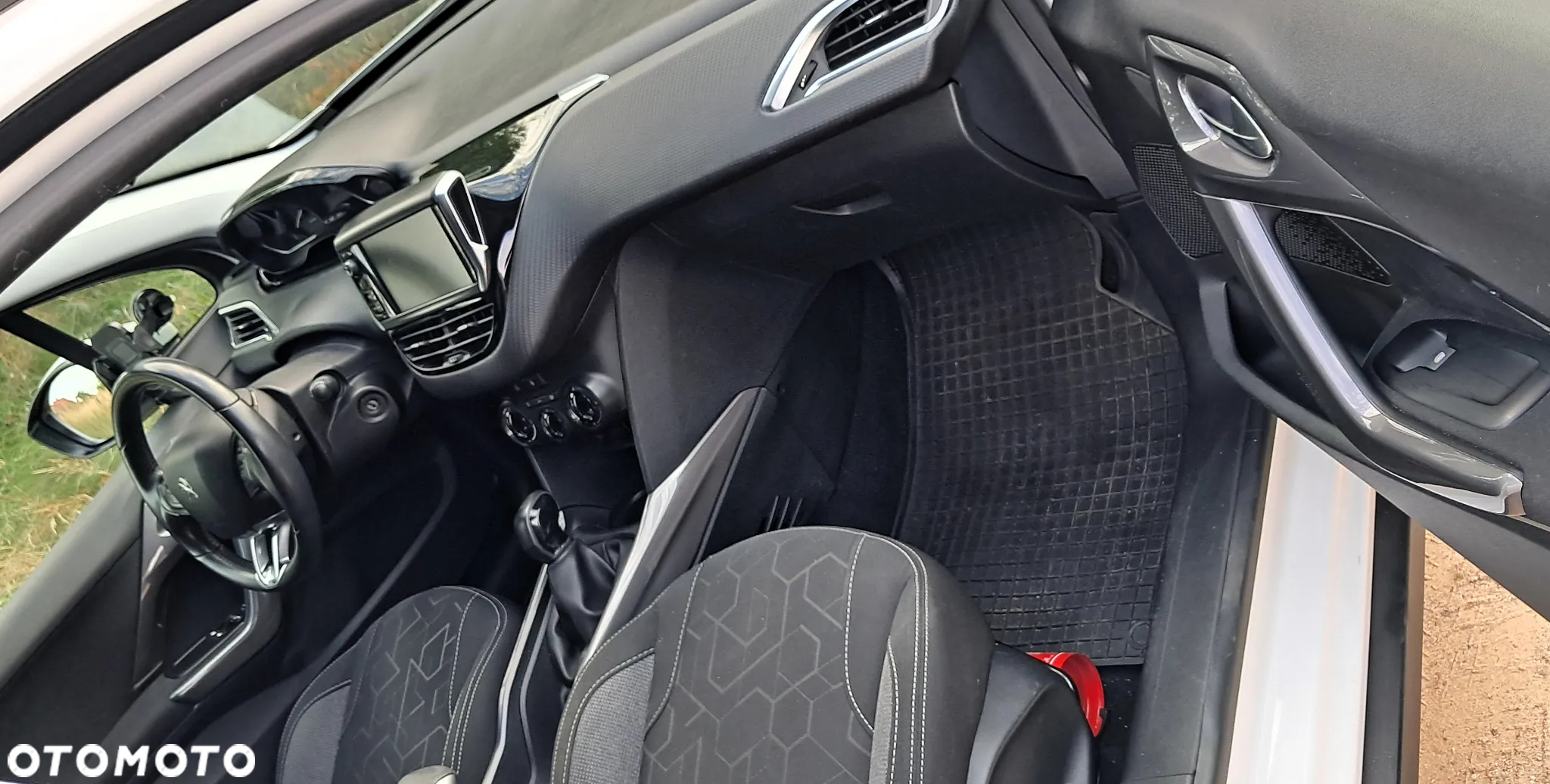 Peugeot 2008 - 9