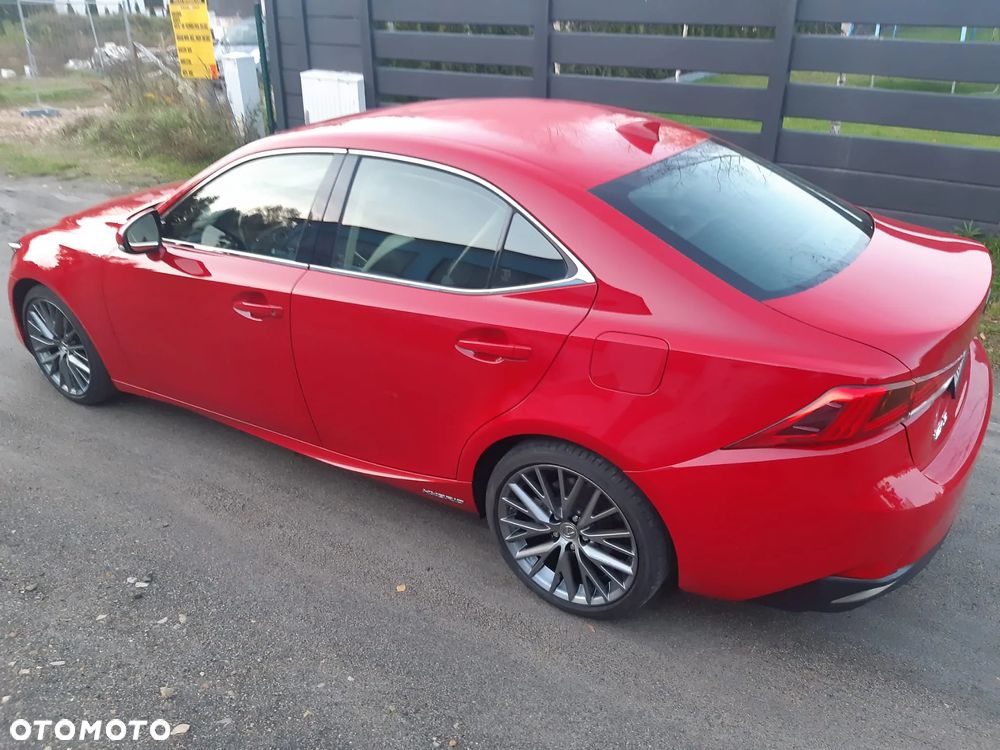 Lexus IS 300h Prestige - 7